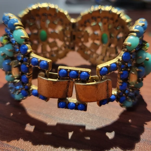 Stella and DotRhinestone Crystal ClusterSardinia Statement Bracelet - Picture 3 of 8